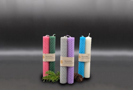 Bienenwachskerze "Buntes Stab-Duo" Zwei gerollte Kerzen in bunten Farben